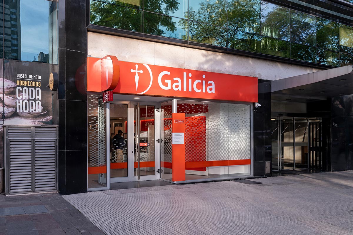 La economía se contrajo en septiembre y entró en recesión