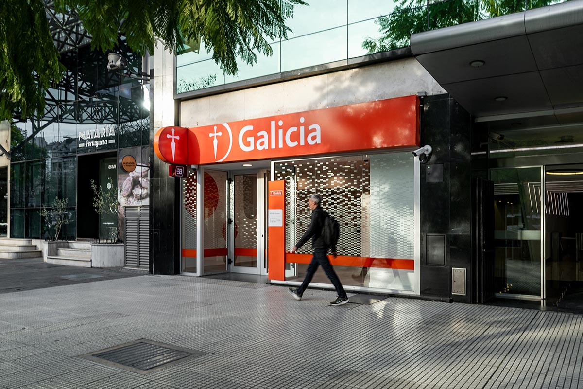 Los bancos, golpeados por el derrumbe de los ingresos