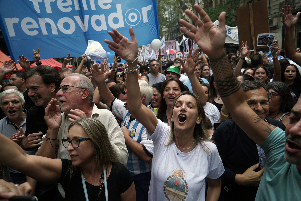 Las fotos de la marcha: cientos de miles en las calles por la Memoria que Arde