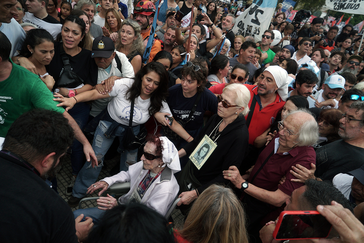 Las fotos de la marcha: cientos de miles en las calles por la Memoria que Arde