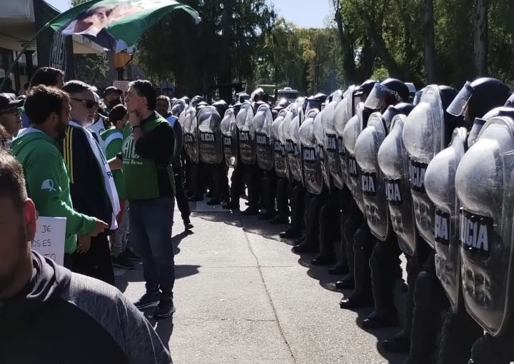 Trabajadores del INTI y el INTA fueron reprimidos sobre la General Paz