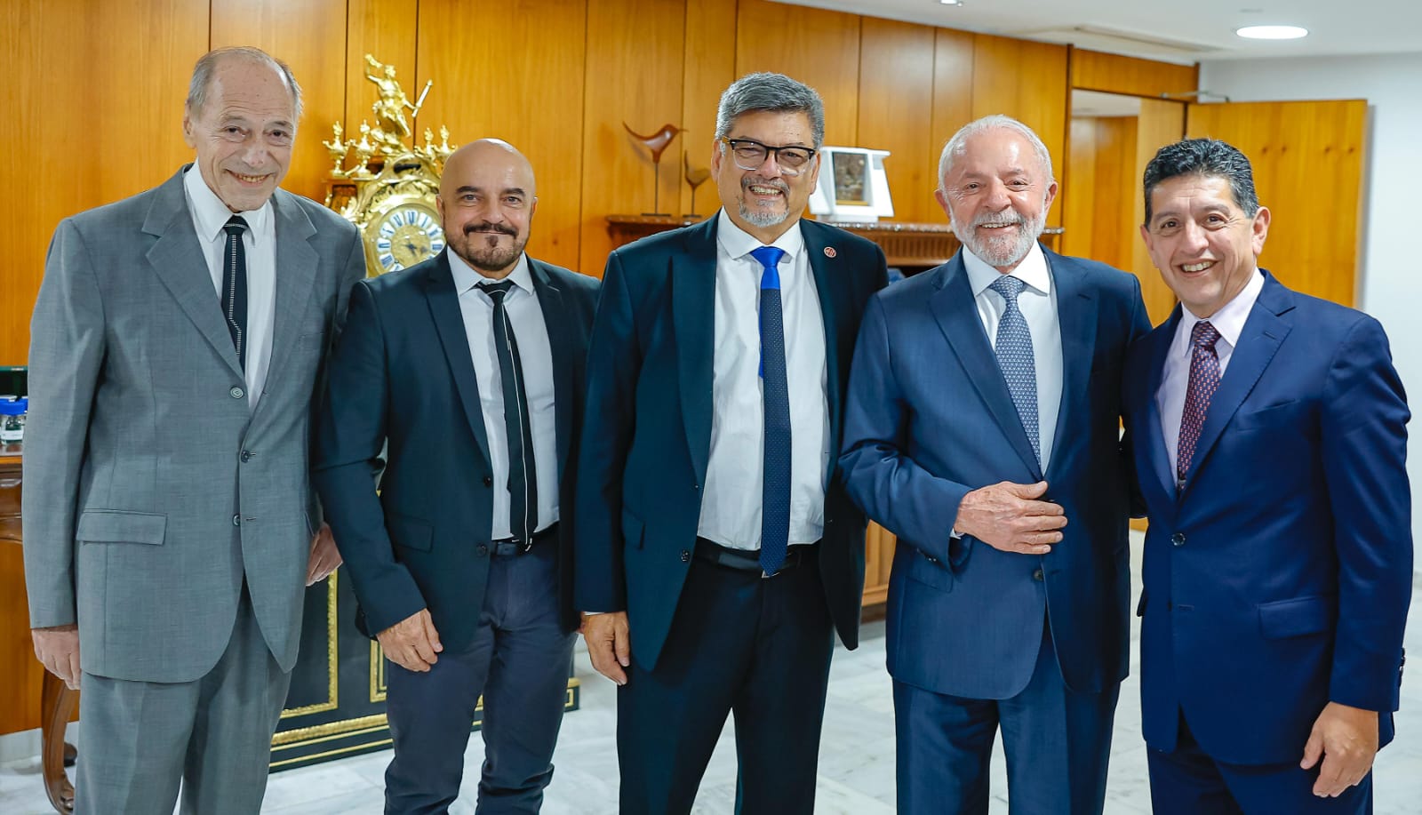 Lula da Silva recibió en el Planalto a jueces argentinos y juntos destacaron el legado de Francisco