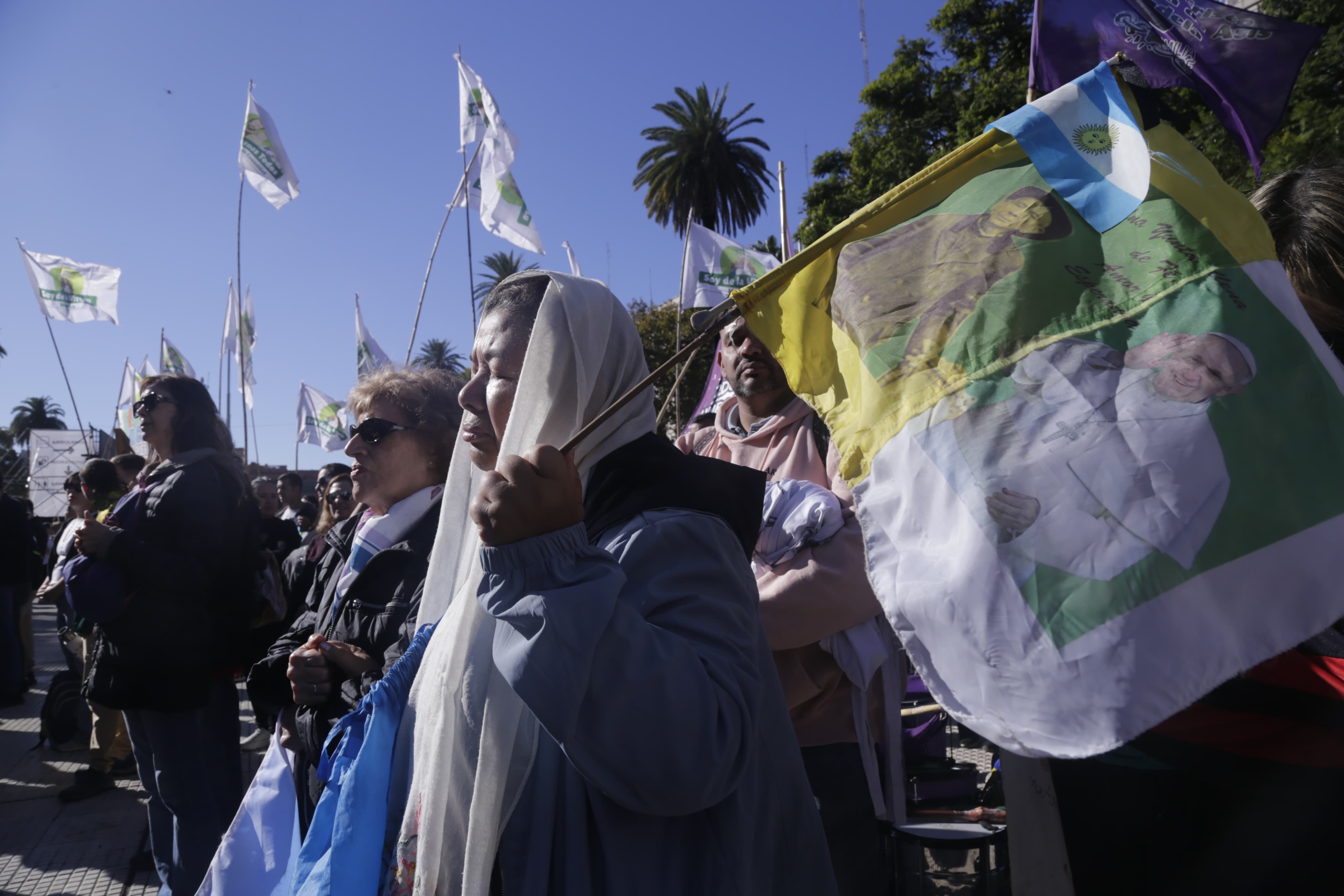 En el nombre de Francisco: la despedida de un pueblo al Papa plebeyo 8 En el nombre de Francisco: la despedida de un pueblo al Papa plebeyo