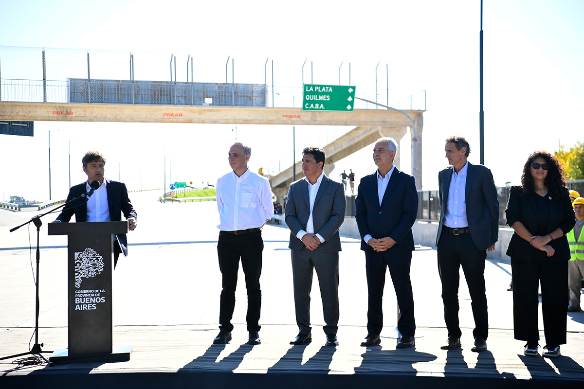 Kicillof inauguró una bajada de la Autopista Bs As - La Plata que llevará el nombre "Papa Francisco" 3 Kicillof inauguró una bajada de la Autopista Bs As - La Plata que llevará el nombre "Papa Francisco"