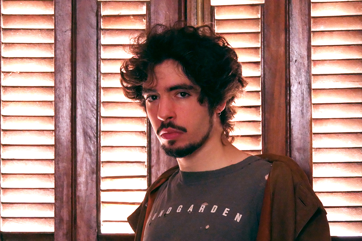 Fenu y un debut como solista que palpita grunge criollo y fervor punk