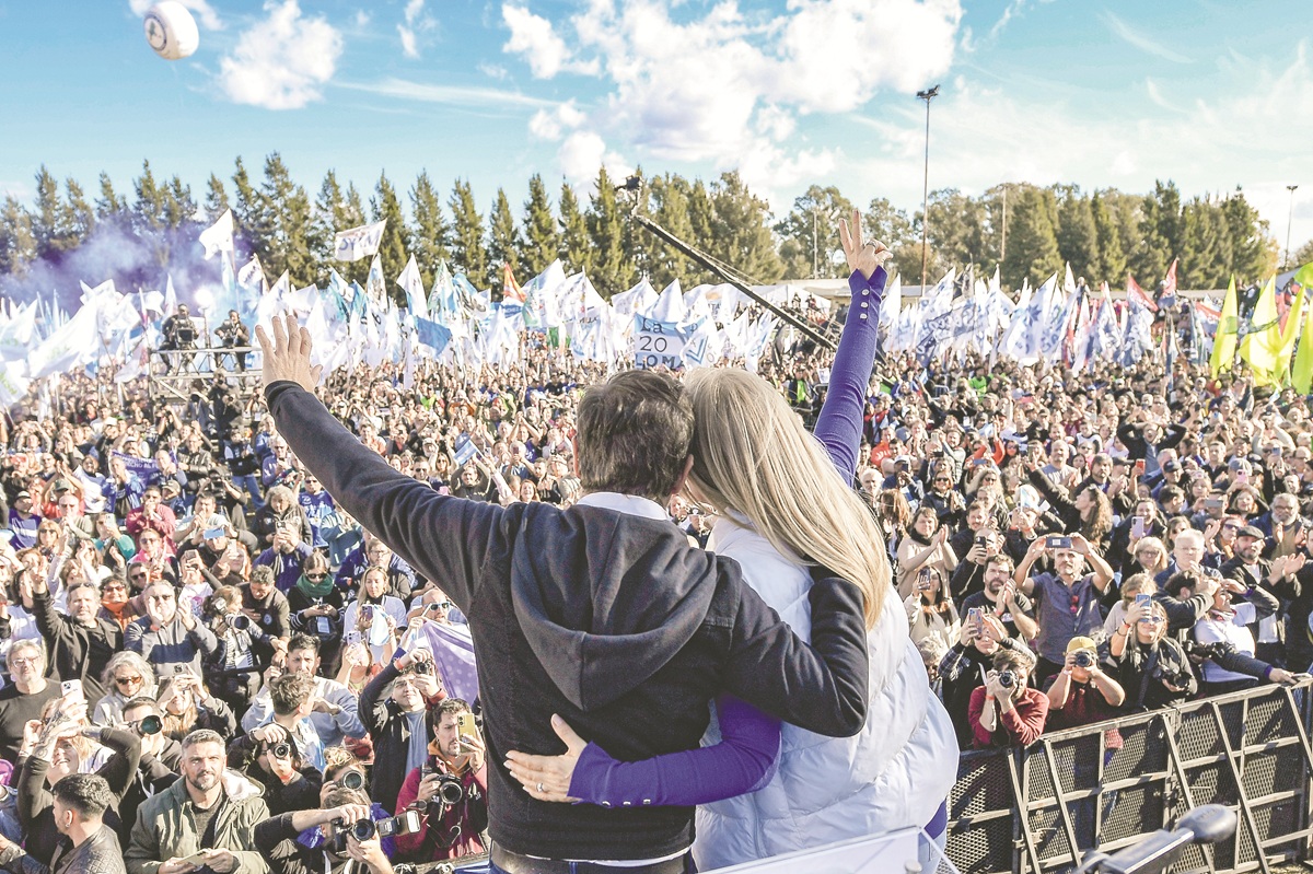 Kicillof fortalece su espacio político con una serie de encuentros militantes en toda la Provincia