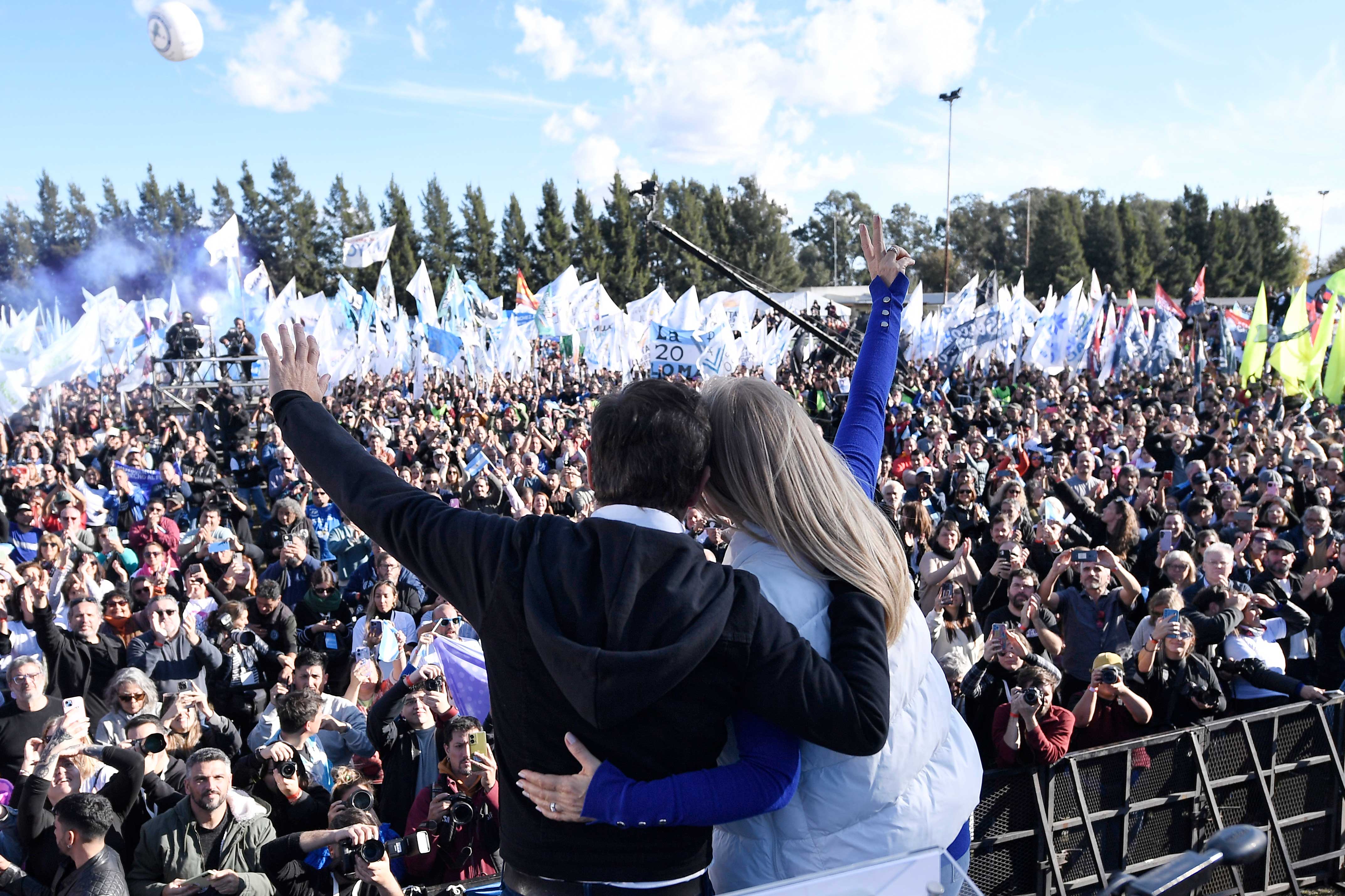 Kicillof: «Lo que está en juego es que la motosierra no entre en la Provincia»