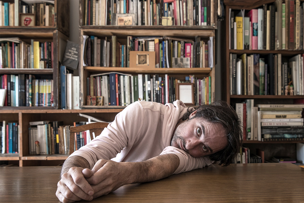 El actor y director Lisandro Rodríguez y sus 299 notas para pensar mejor el (hacer) teatro