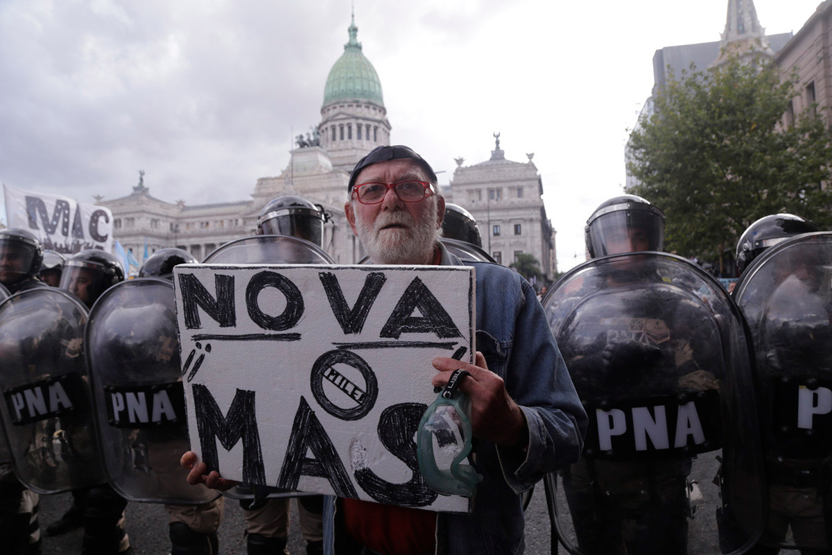 Marcha de los jubilados: se suman feministas, personas con discapacidad y profesionales del Garrahan y Conicet