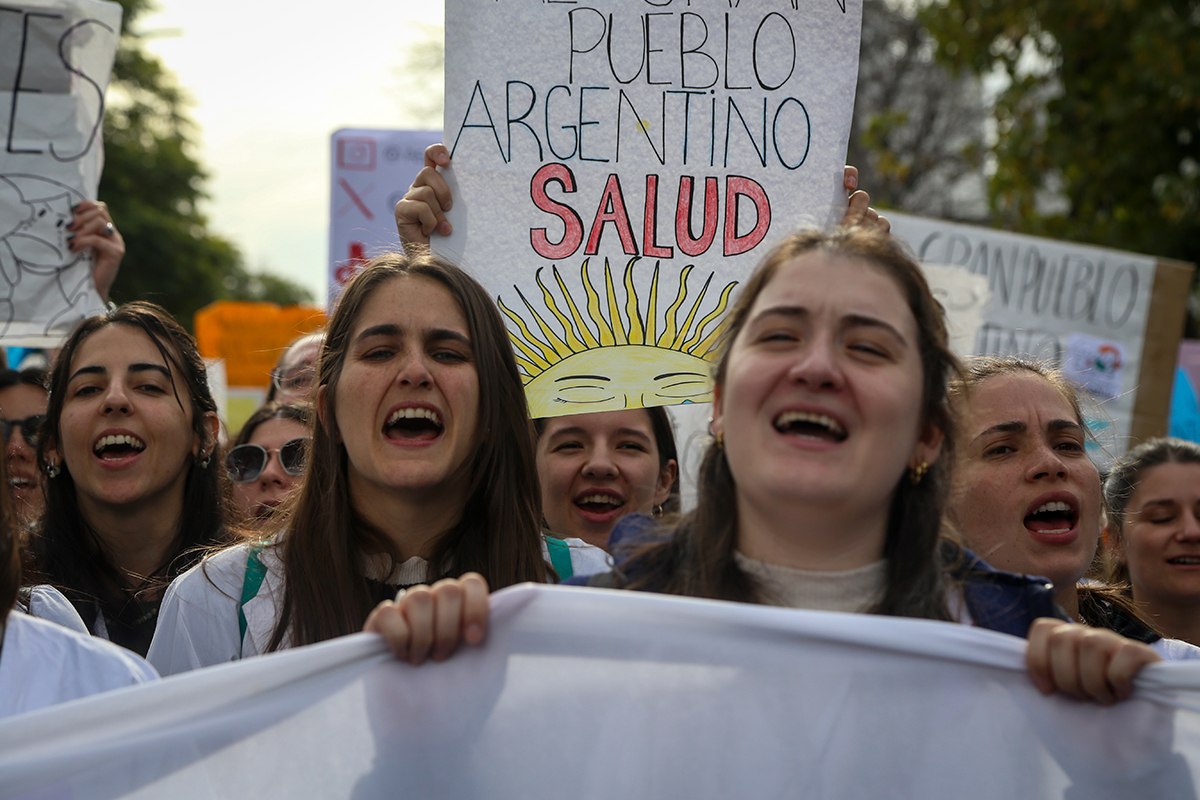 Conflicto en el Garrahan: trabajadores se movilizan y piden una audiencia inmediata