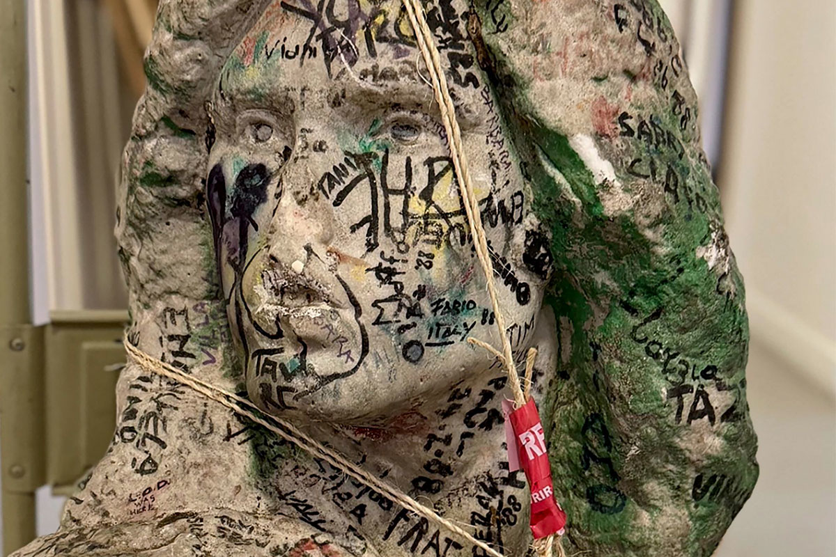 Encontraron la escultura de Jim Morrison robada hace 37 años