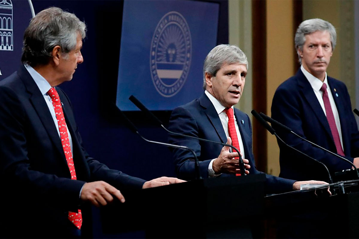 El gobierno ningunea al FMI y deja de lado el compromiso de acumular reservas en dólares