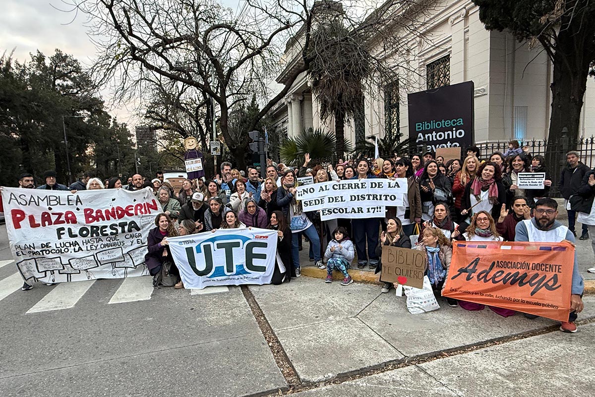 Denuncian que el Gobierno porteño quiere instalar un espacio gastronómico donde funciona una biblioteca centenaria