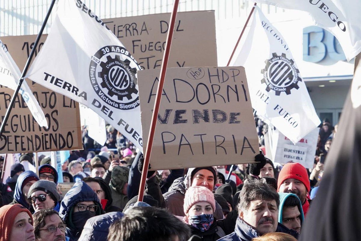 Tierra del Fuego: crecen las protestas y el gobierno admite que no tiene número para modificar el régimen en el Congreso