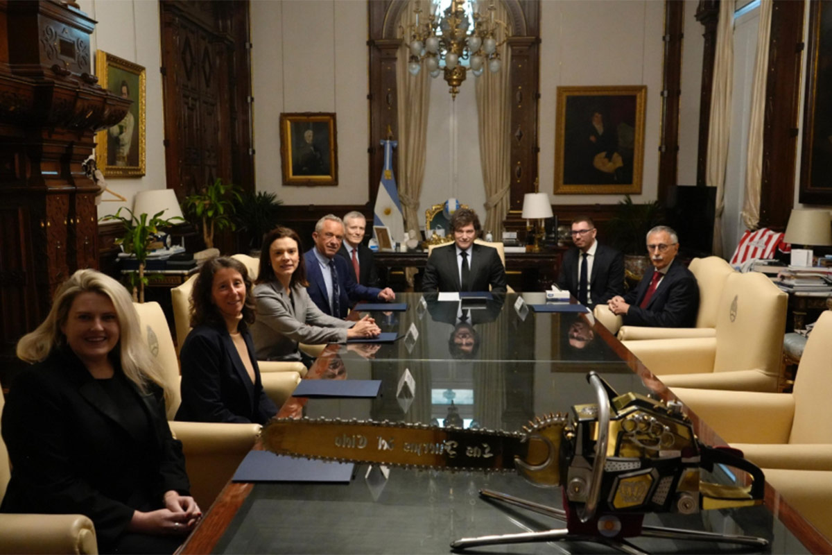 Los gobiernos de Trump y Milei arremeten contra la OMS y respaldan al ajuste en salud pública de la gestión libertaria