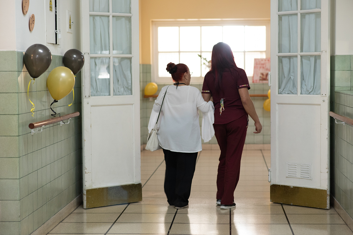 "Cuidadoras": la inclusión y la ternura resisten en plena era de la crueldad