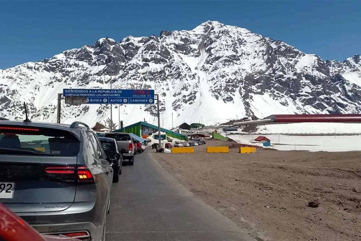 Cuando pa’ Chile no me voy: cierran el Paso Cristo Redentor por fuertes nevadas