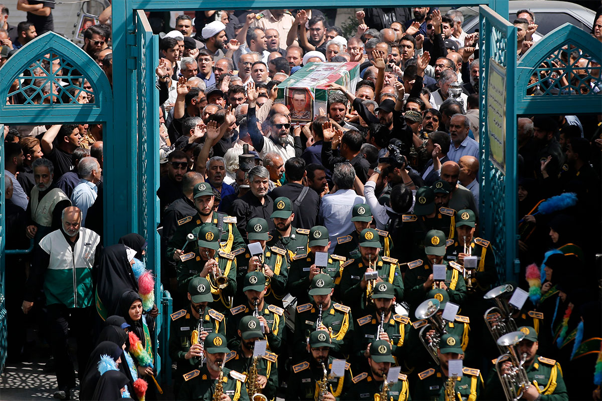 La guerra de los 12 días, un pase de comedia al borde del abismo