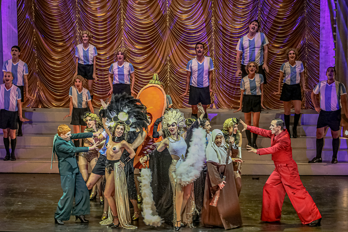 "La revista del Cervantes", el regreso de la sátira política y el arte de reírnos de lo que más duele