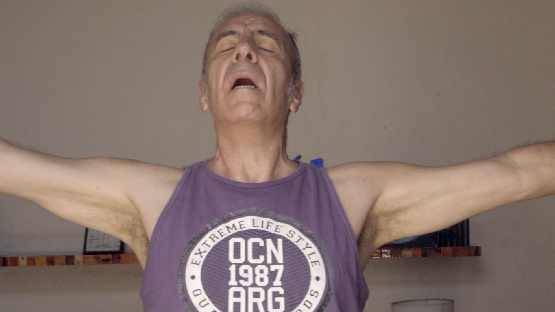 «La vida de a ratos», Javier Lombardo le pone el cuerpo y la palabra al Parkinson