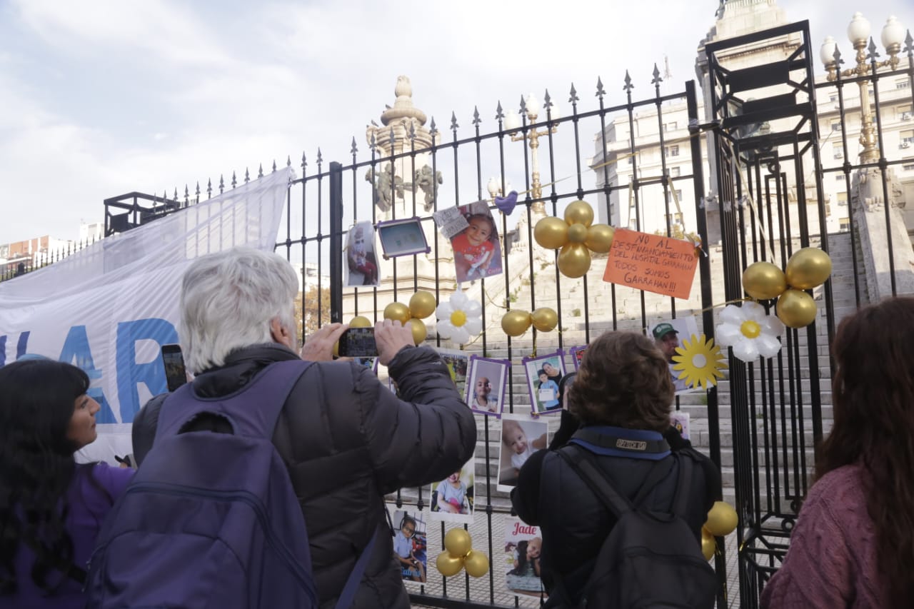 Combatir la crueldad: crónica de la multitudinaria marcha en el Congreso contra el ajuste salvaje del gobierno de Milei 4 Combatir la crueldad: crónica de la multitudinaria marcha en el Congreso contra el ajuste salvaje del gobierno de Milei