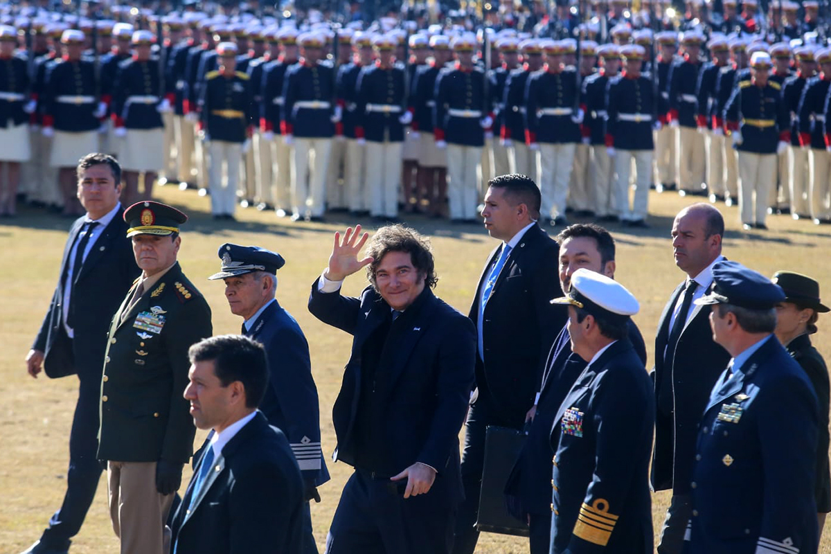 Milei reafirmó su apoyo a las Fuerzas Armadas y culpó a «la política» por el desfinanciamiento en Defensa
