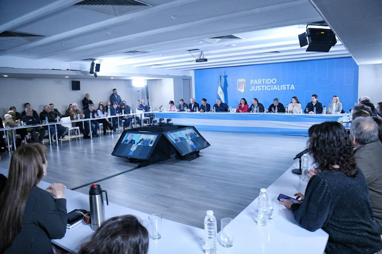 El peronismo sale a la calle por Cristina: busca una marcha masiva y un mensaje contundente contra la proscripción 2 El peronismo sale a la calle por Cristina: busca una marcha masiva y un mensaje contundente contra la proscripción