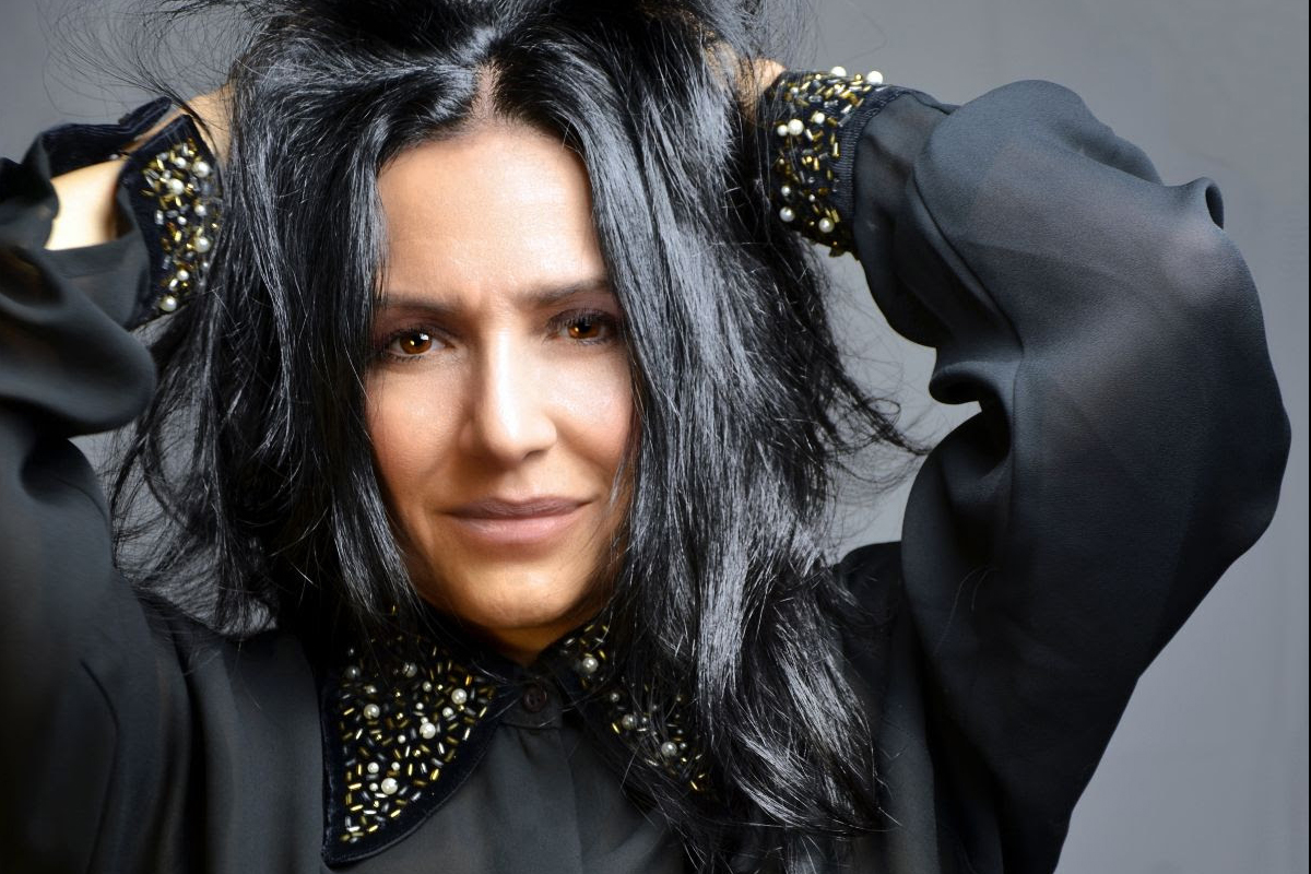 Roxana Amed le pone su fuego jazzero a clásicos del rock argentino