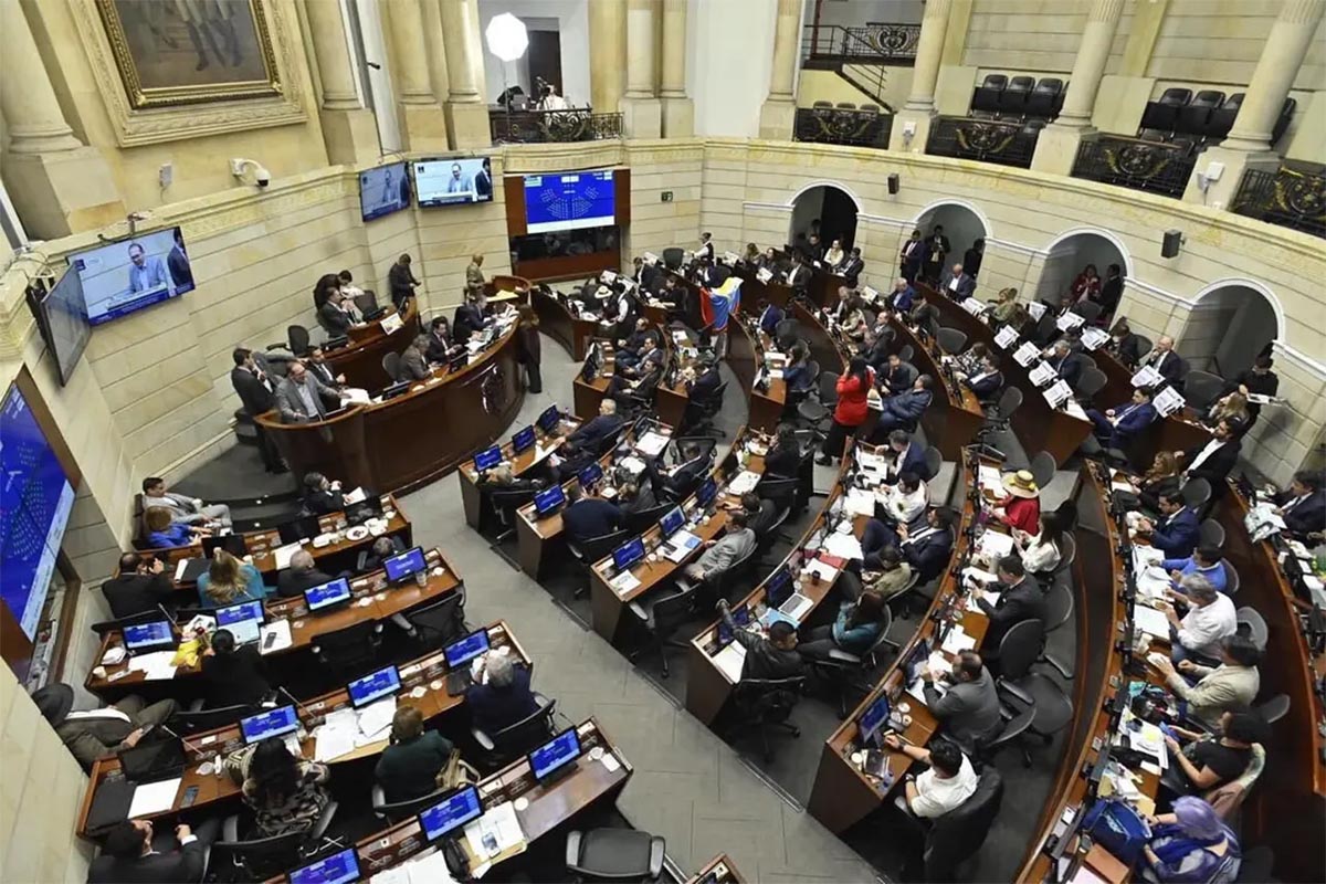 Colombia aprobó una reforma laboral «histórica» impulsada por Petro