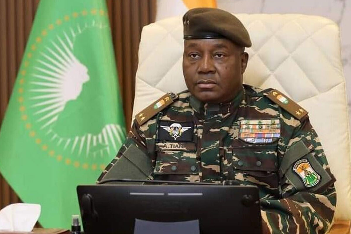 Apoyo sindical a la nacionalización de las minas de uranio en Níger