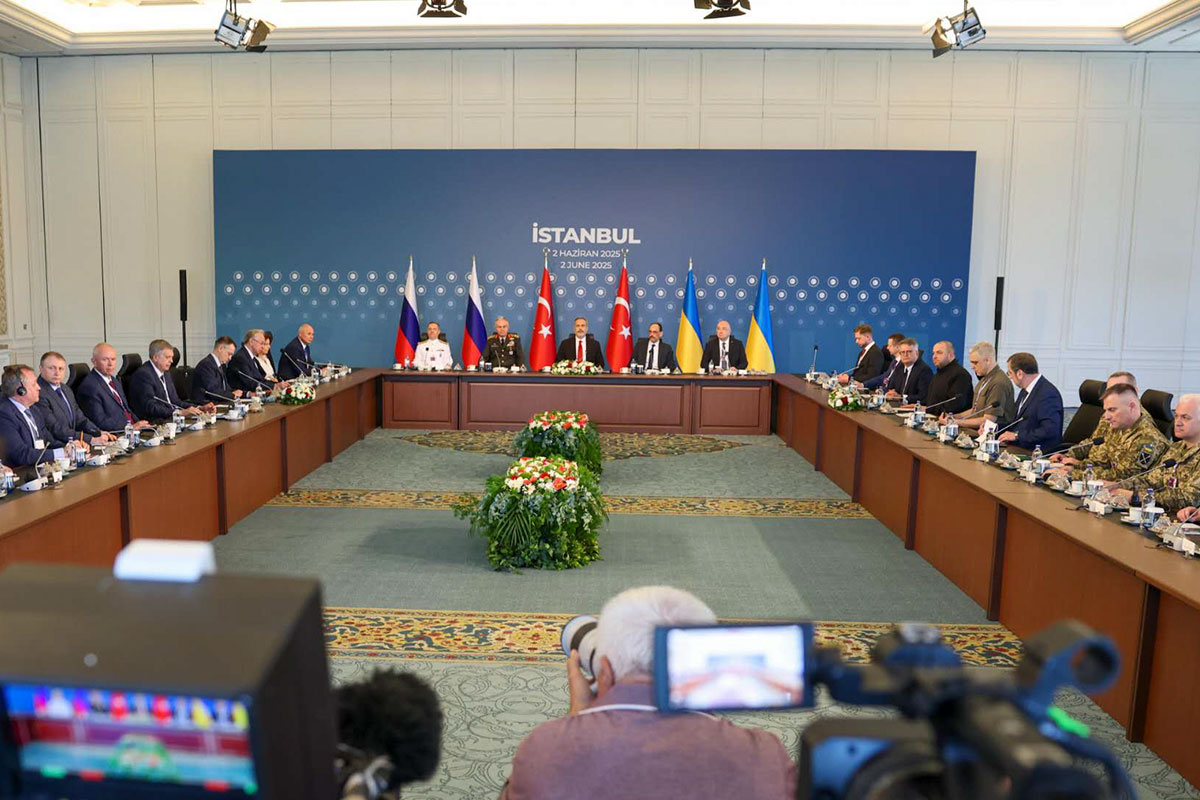 En medio de la mesa de diálogo en Estambul, Ucrania lanza otro ataque al puente de Crimea