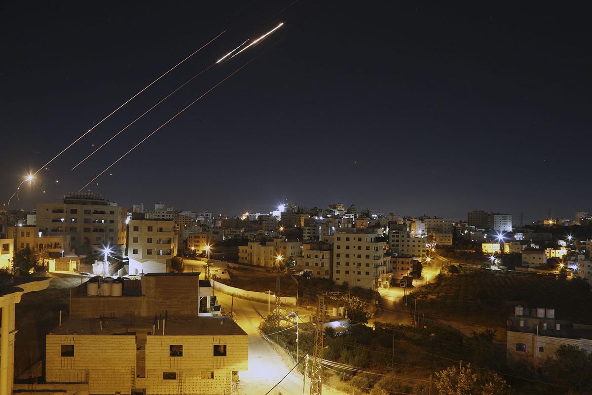 Guerra Israel-Irán:  bombardeos en ciudades israelíes y plantas nucleares iraníes