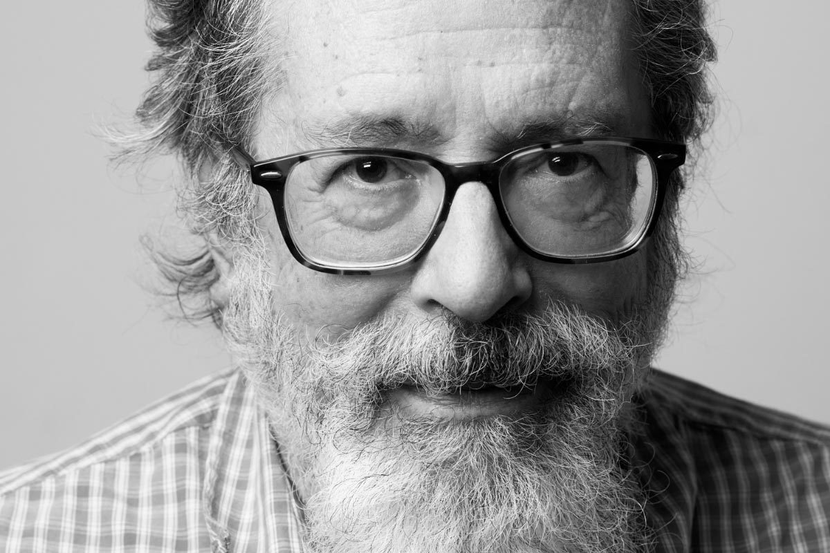 «César Aira: medio siglo de literatura»: cómo es la muestra de todas las tapas de sus libros