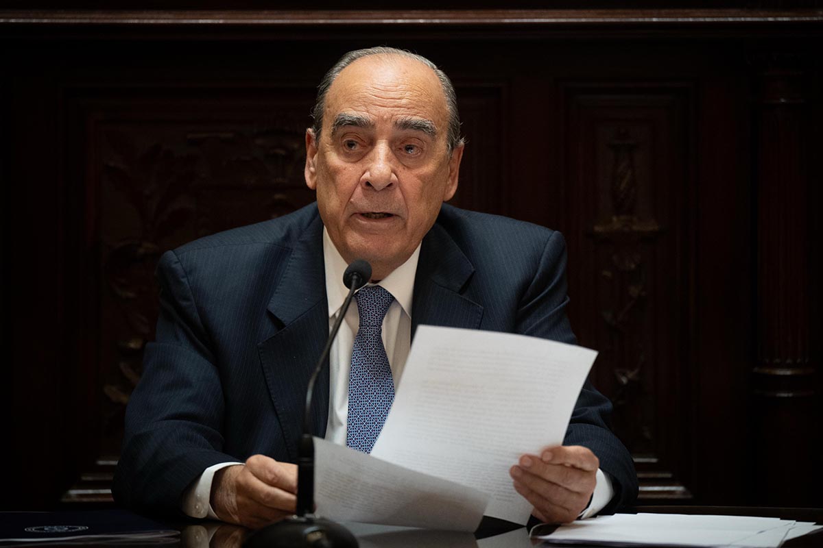 Francos presentó el informe de gestión en el Senado y alertó del “daño” que implicaría aprobar el aumento para jubilados