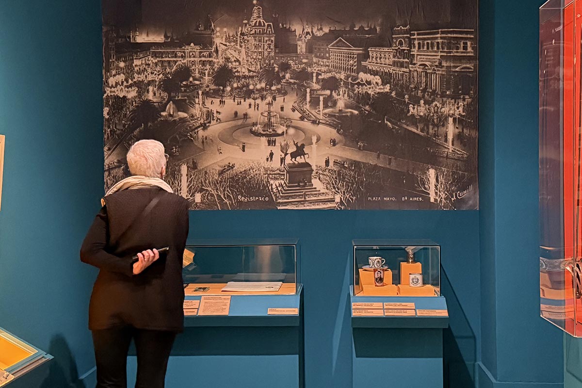 “Tiempo de multitudes”: visita guiada por la muestra que grafica cómo fue el período 1900-1955 en Argentina