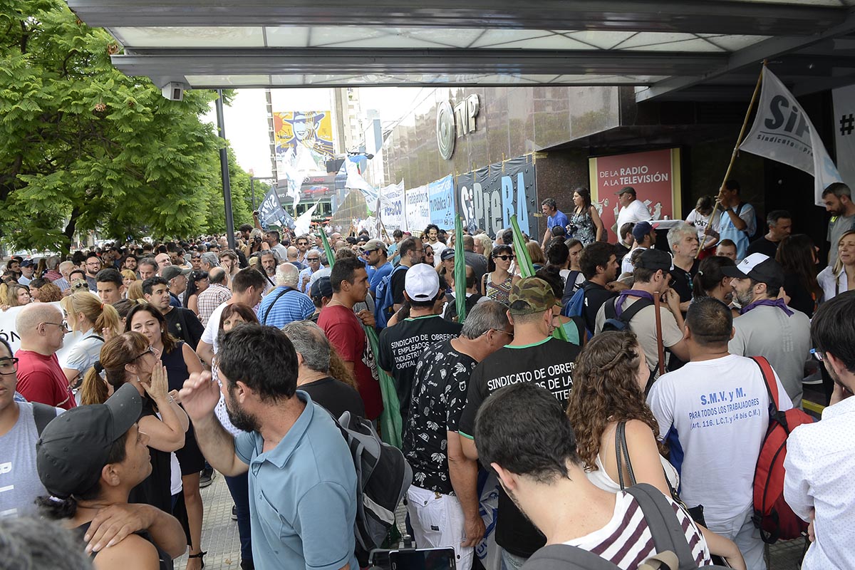 Censura y ajuste en la TV Pública de Milei: silencian a trabajadores, en medio de reclamos por salarios y libertad de expresión