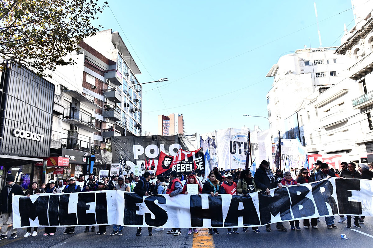 Organizaciones sociales y piqueteras cortarán rutas en todo el país contra el despido de un millón de trabajadores
