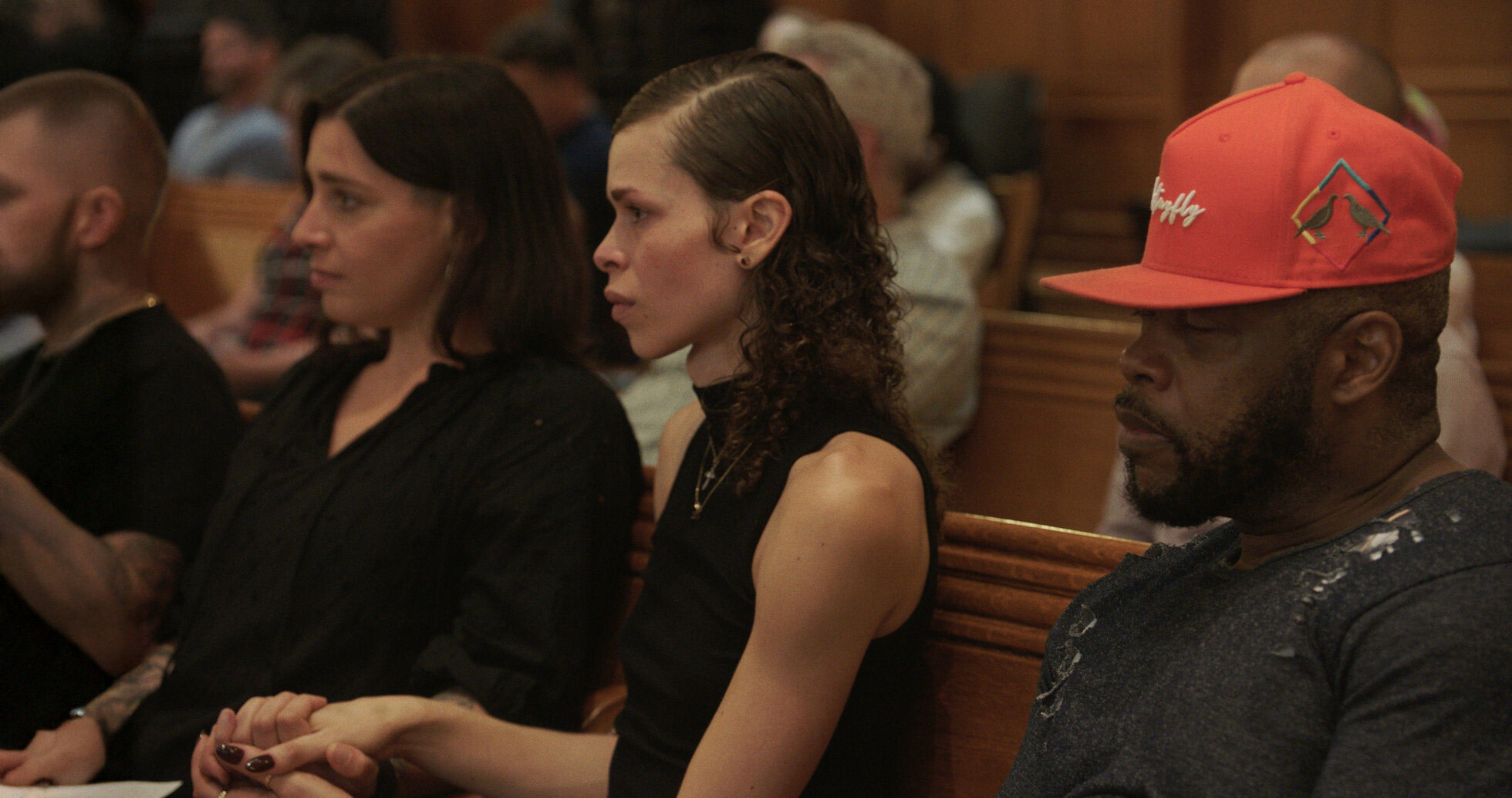 Una familia recorre la historia de Venus, una mujer trans, para recuperar su identidad