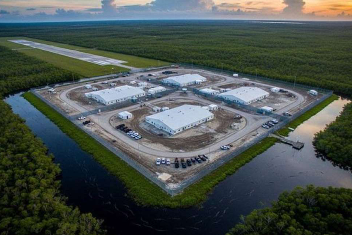 Otra repugnante prisión para sufrientes sociales, esta vez en Miami y custodiada por caimanes