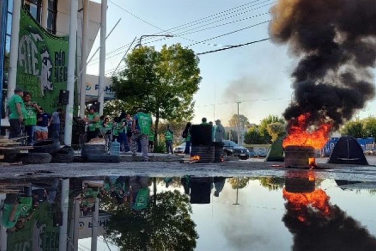 Escándalo en el PAMI de El Bolsón: despidos, sospechas y el rol clave de una diputada libertaria