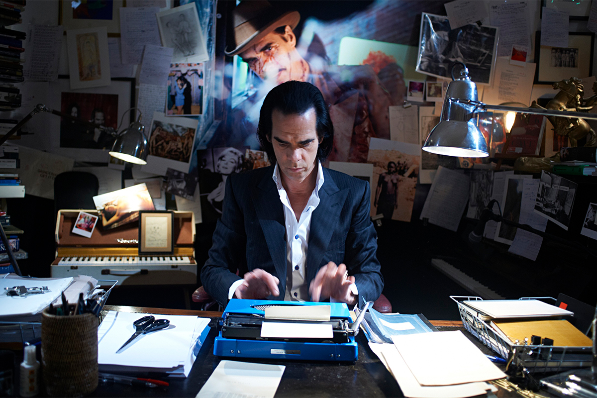 Nick Cave reescribe su vida desde el abismo hacia una nueva forma de misericordia