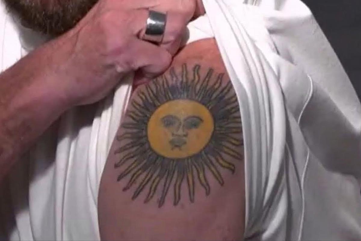 Un actor de «Los 4 Fantásticos» tiene tatuado el Sol de Mayo