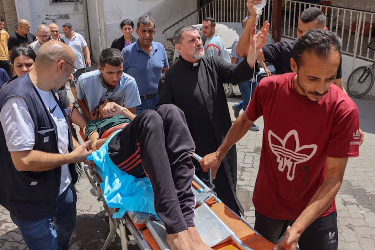 Bombardeo a la iglesia en Gaza: el Papa pidió un “alto al fuego inmediato” y hasta la cancillería argentina lo condenó