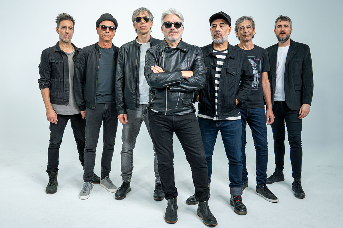 Estelares lanza «Los lobos», un disco de canciones para resistir tiempos salvajes