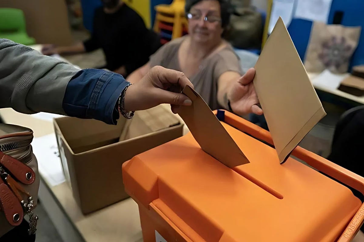 Voto de uruguayos en el exterior: vieja aspiración democrática ante la oscura postura opositora