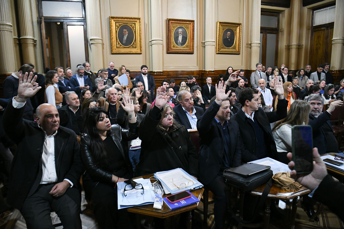 Rebelión en el Senado: la oposición logró imponer su mayoría para avanzar con el aumento a las jubilaciones