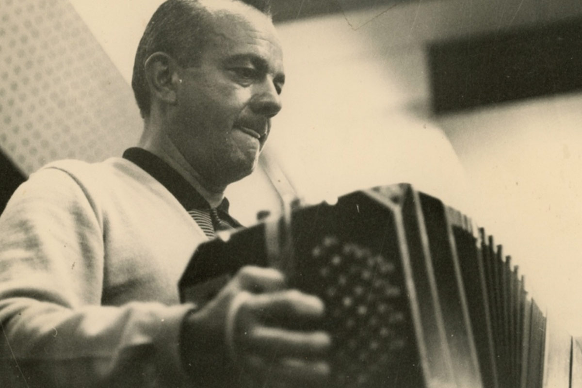 «Con Piazzolla», vuelve el libro que inauguró la mitología del genial bandoneonista y compositor