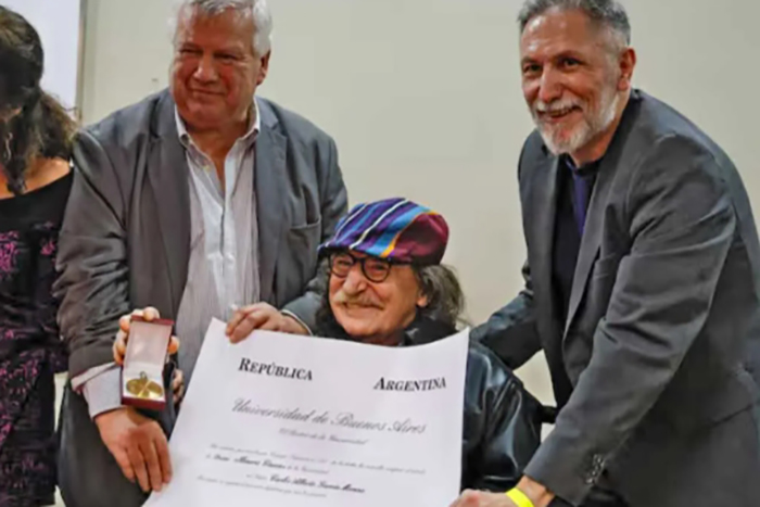 Charly García recibió el doctorado Honoris Causa de la UBA: «Desde ahora pasaré a llamarme Doctor”