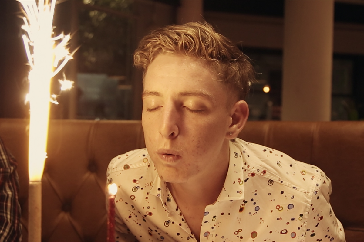 “El príncipe de Nanawa”: un niño frente a cámara y diez años de ternura, crisis y transformación