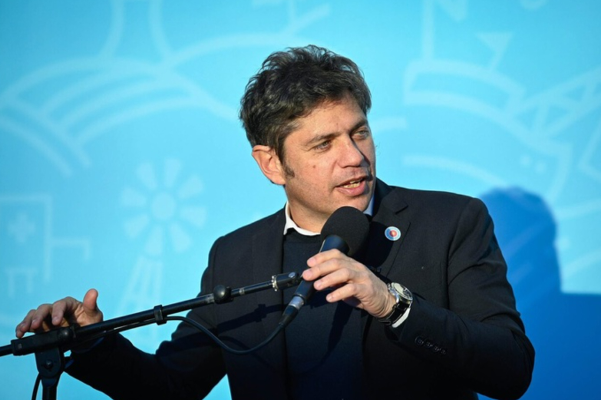 Kicillof cruzó a Milei y Adorni por la fake news en su contra: «Les vamos a contestar en las urnas»